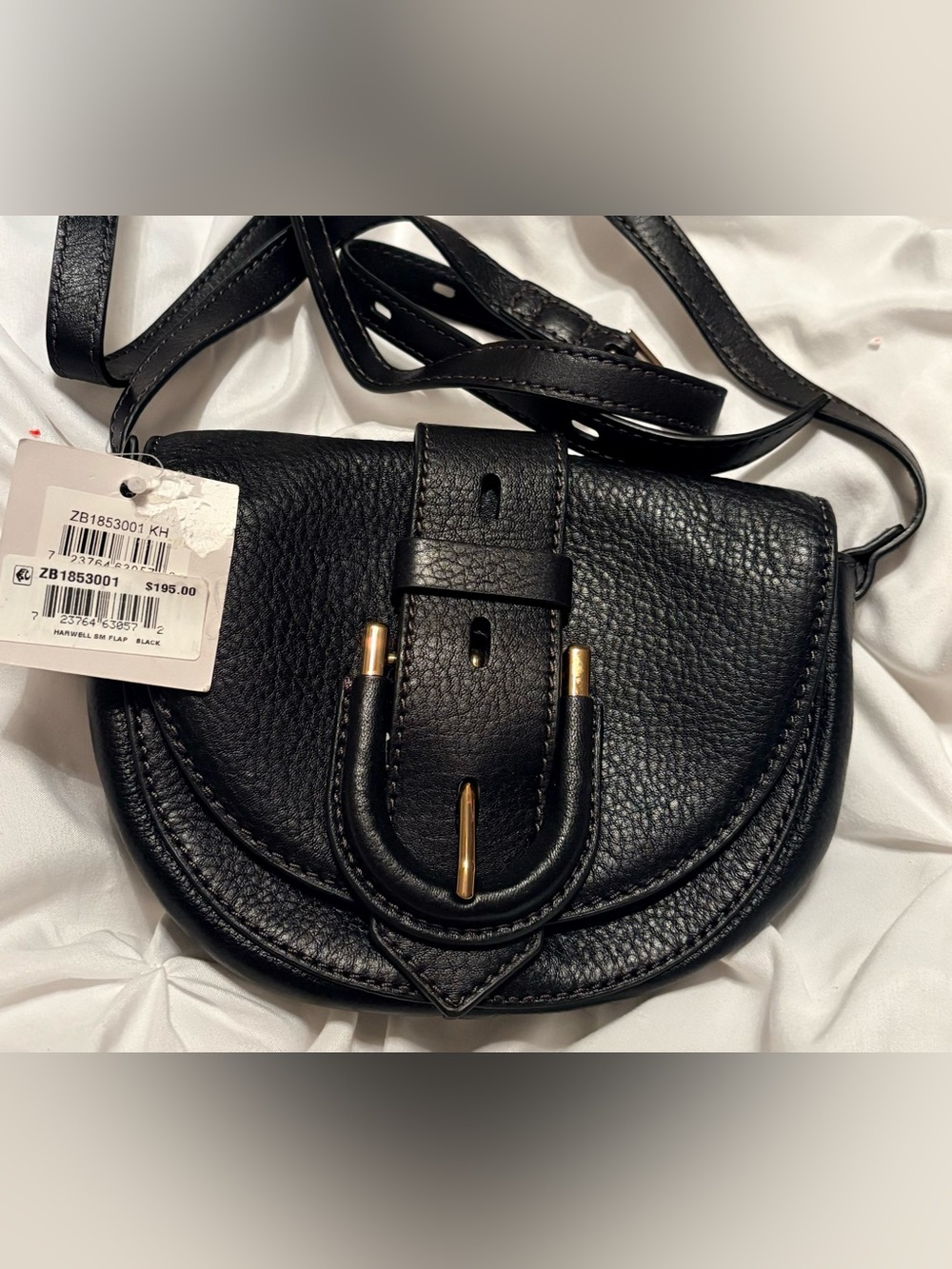 A Fossil small purse. New with tag